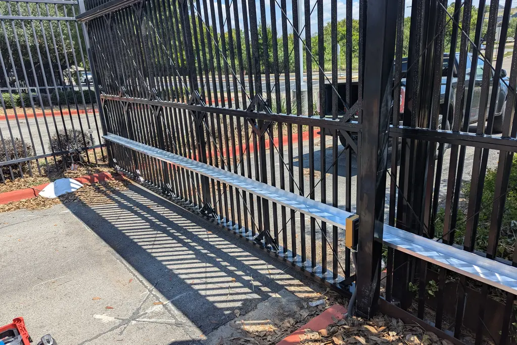 Spear and Ring top Spear Steel Fence and Automatic Sliding Gate in black metal